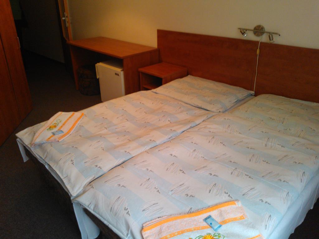 Hotel Hela Pec pod Snezkou Ruang foto