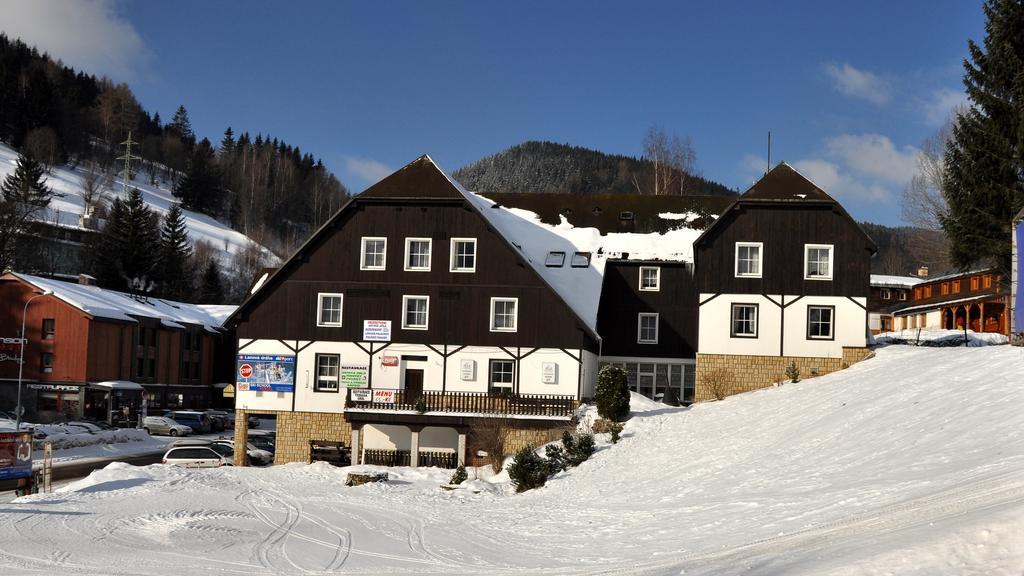 Hotel Hela Pec pod Snezkou Bagian luar foto